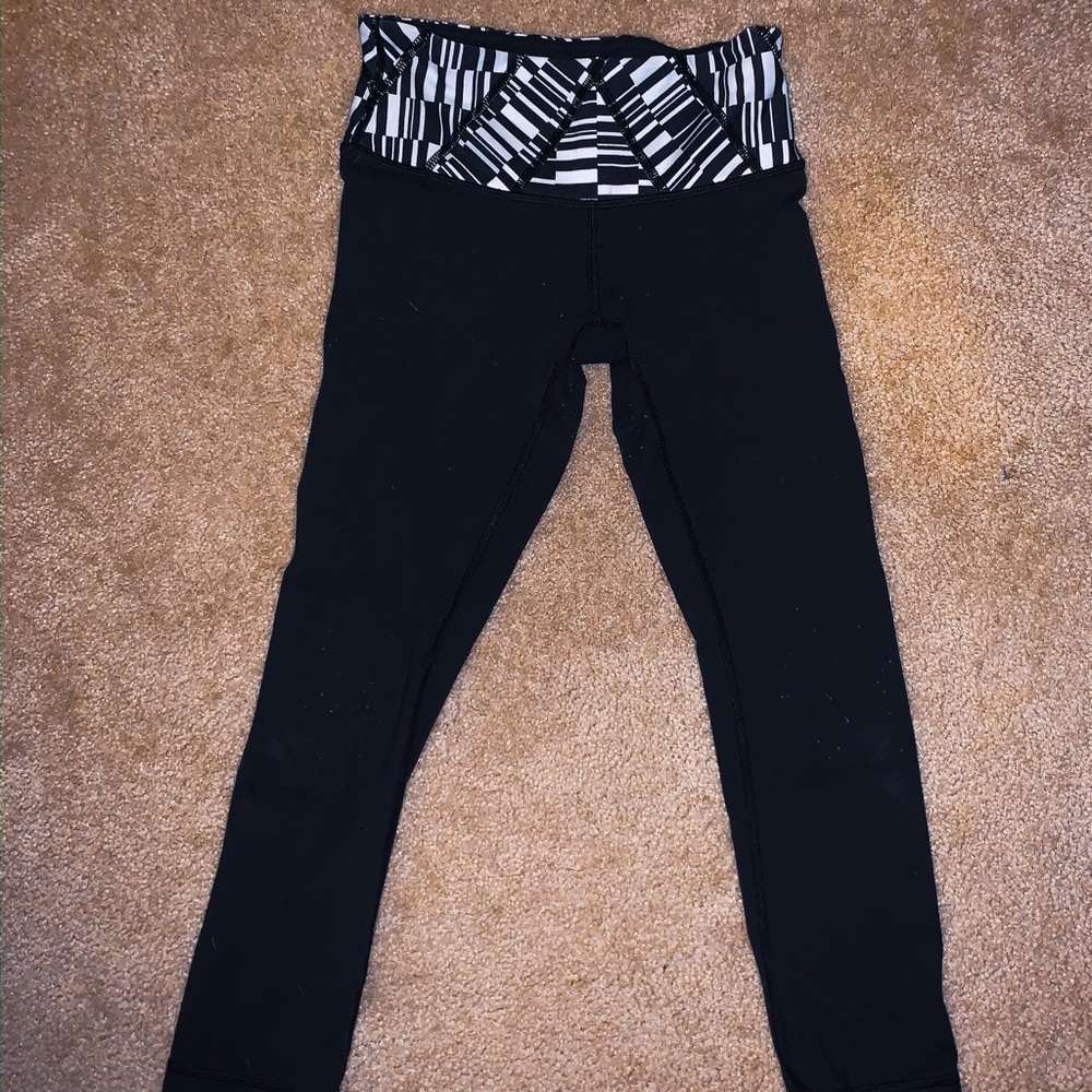 Lulu Cropped Legging